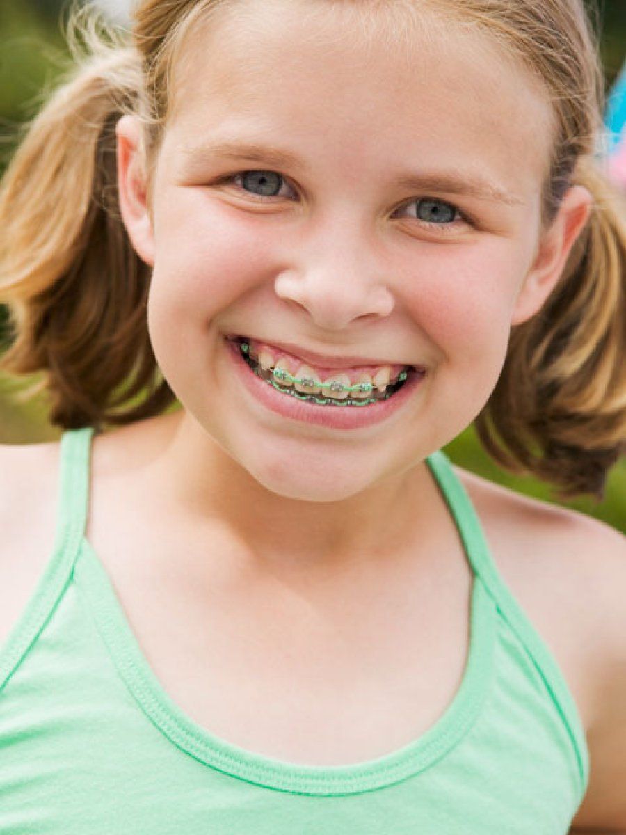 niña con ortodoncia