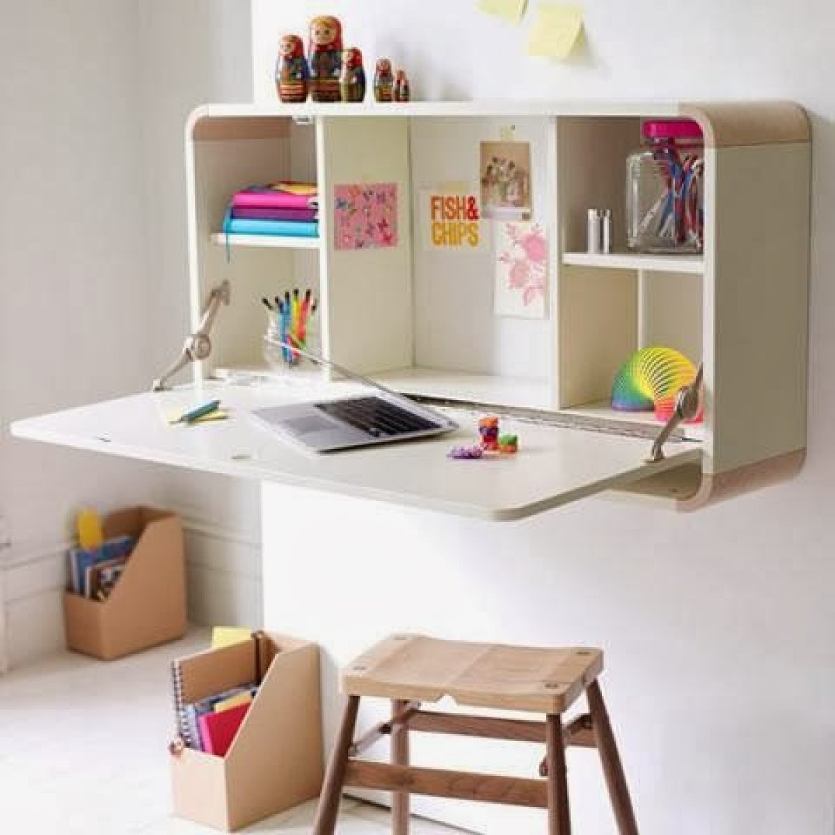 Escritorio infantil escondido