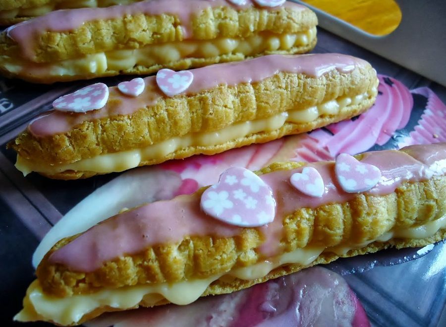  Eclairs de rosas con corazones