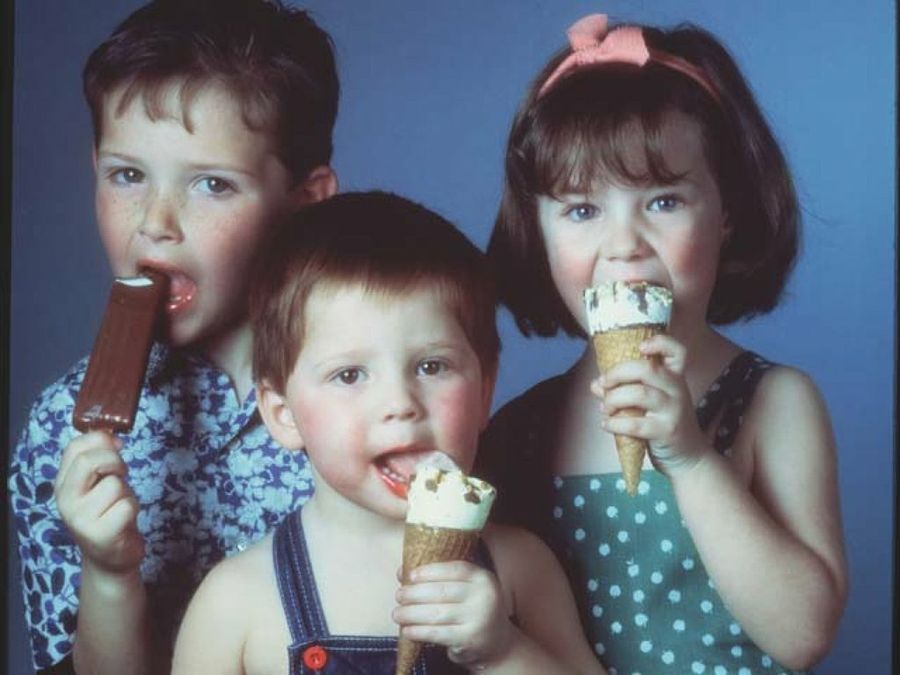 Niños con helados