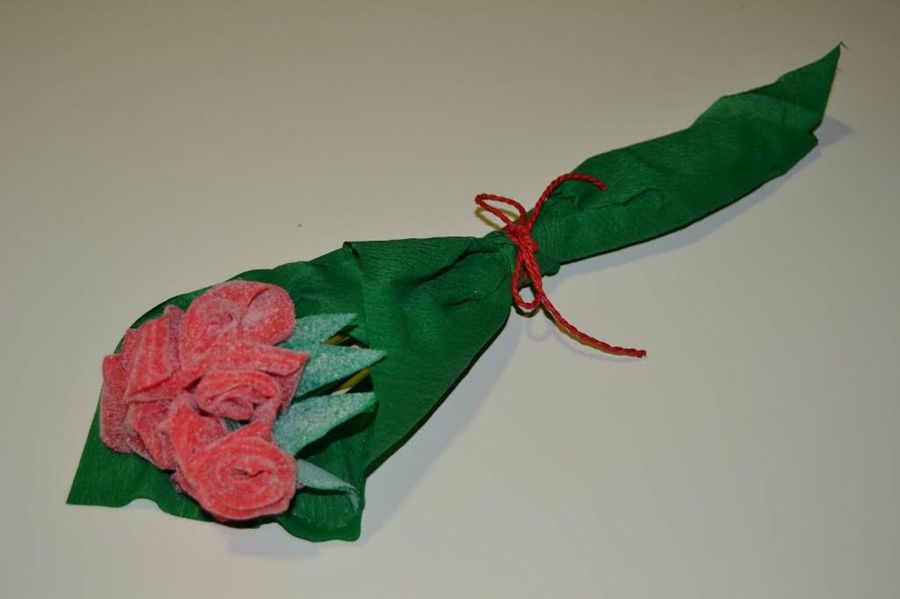 ramo de rosas de chuches 