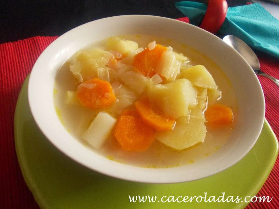 sopa de tomate cebolla y apio para adelgazar