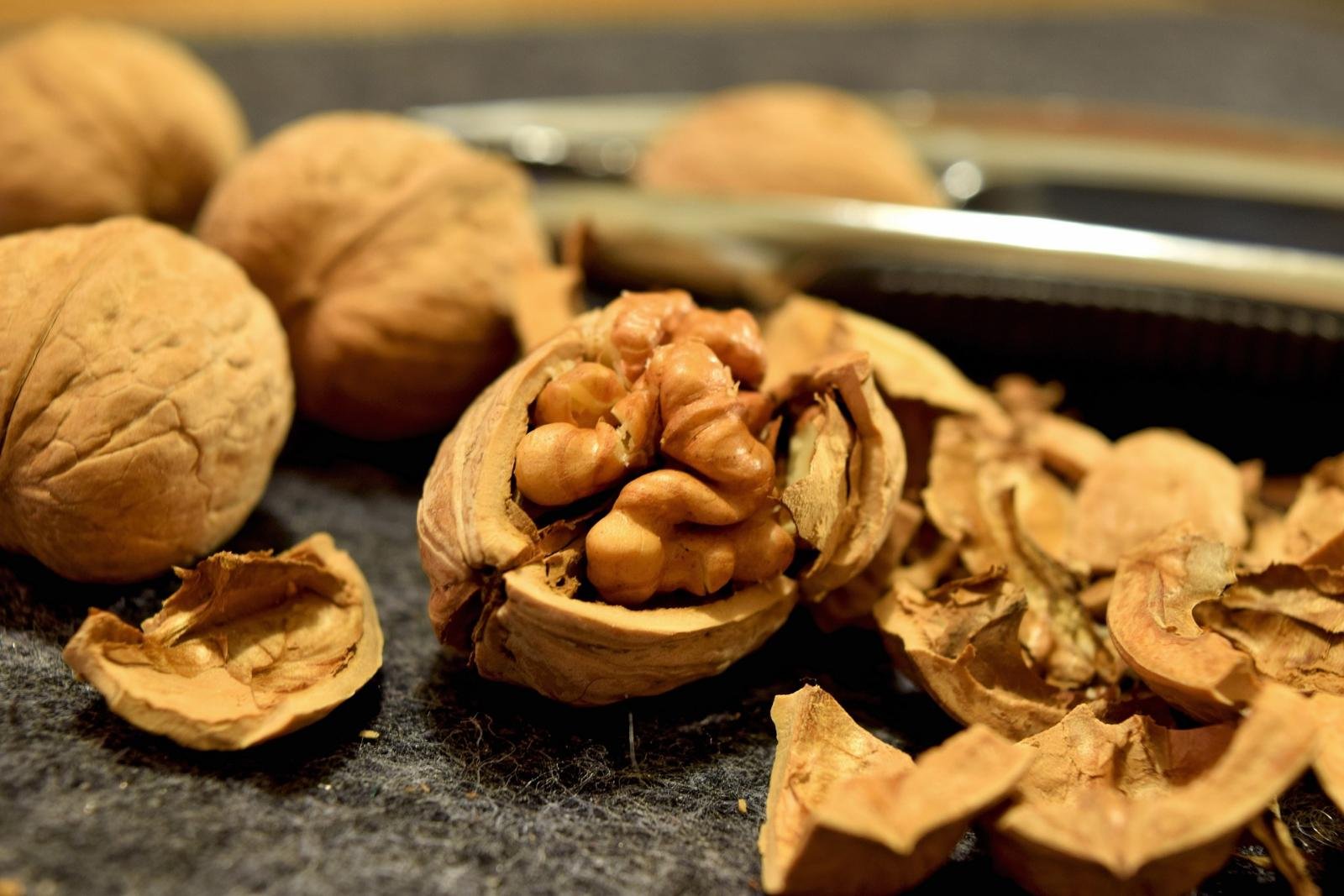 Las nueces ayudan a reducir los efectos negativos de una dieta rica en grasas saturadas