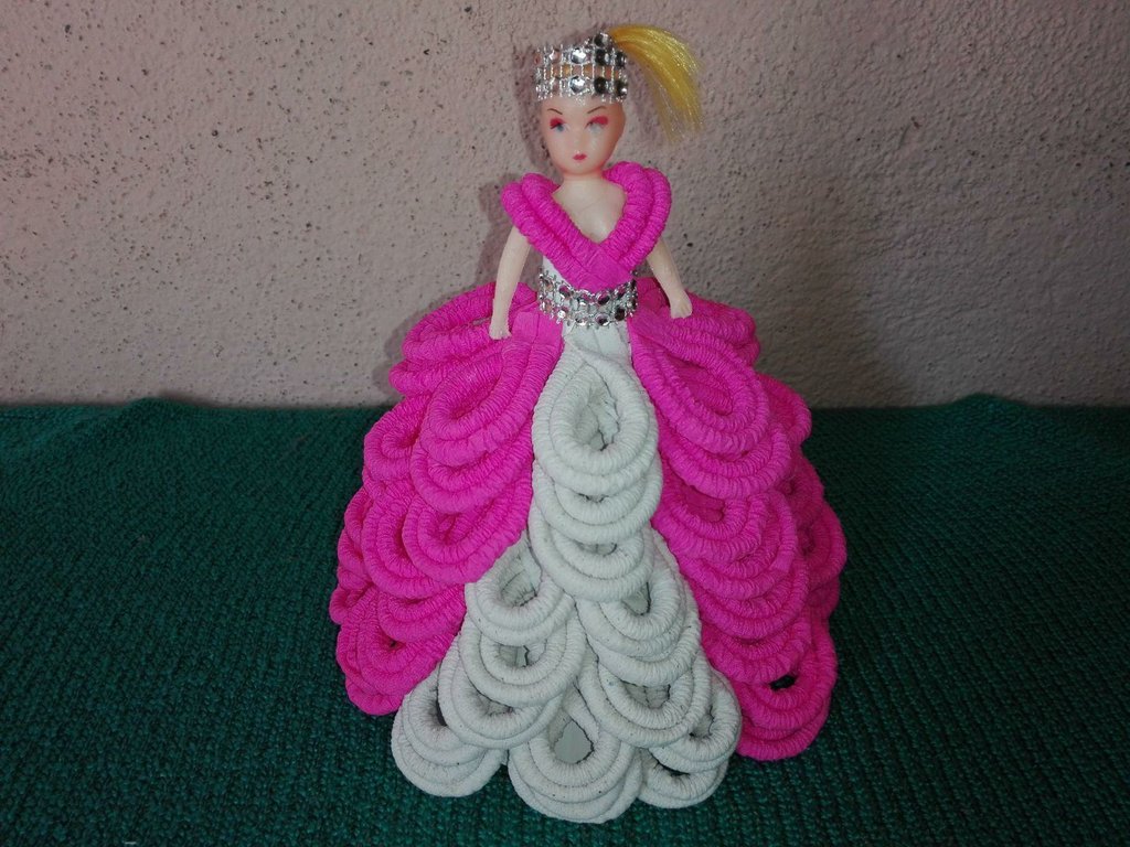 de quince años para muñeca Barbie con higiénico y papel crepé | Manualidades