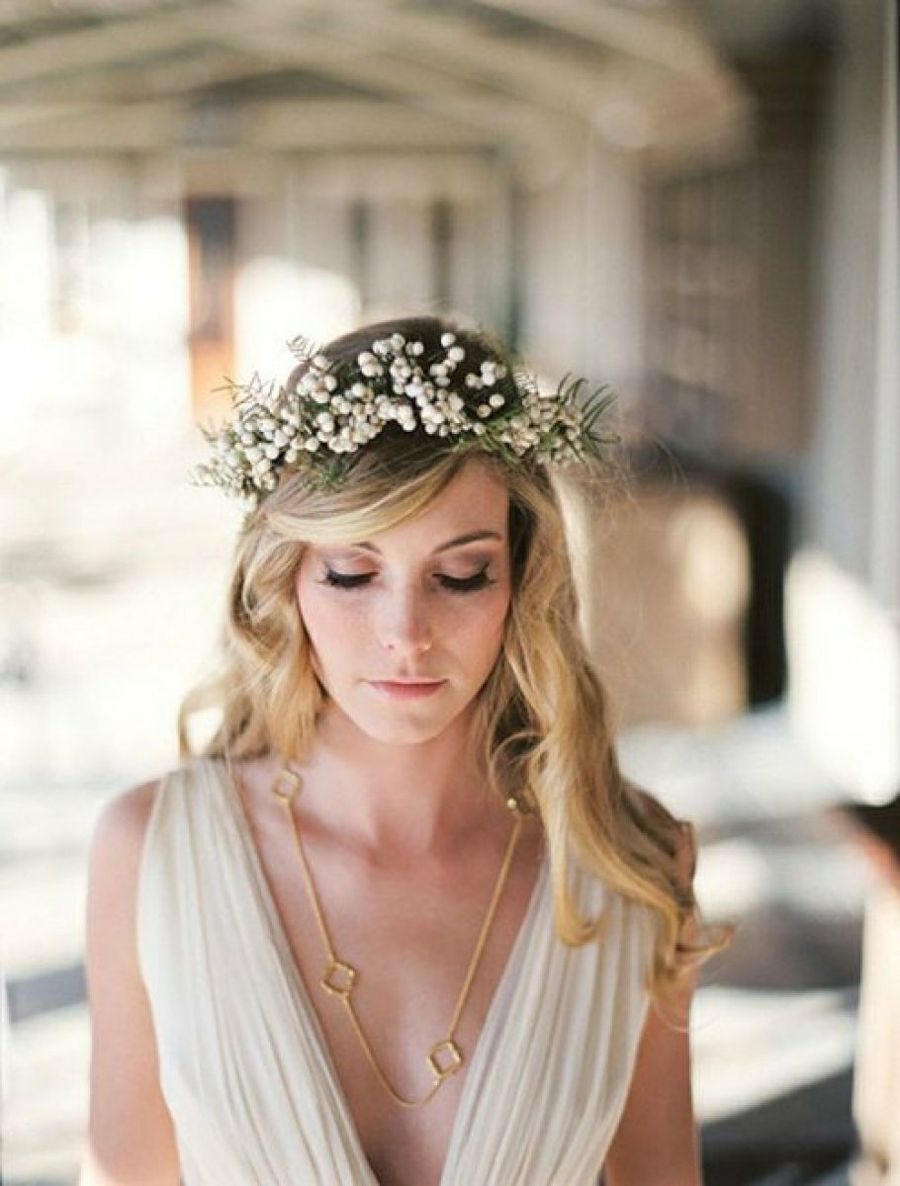 5 formas de llevar flores naturales en el peinado de la boda