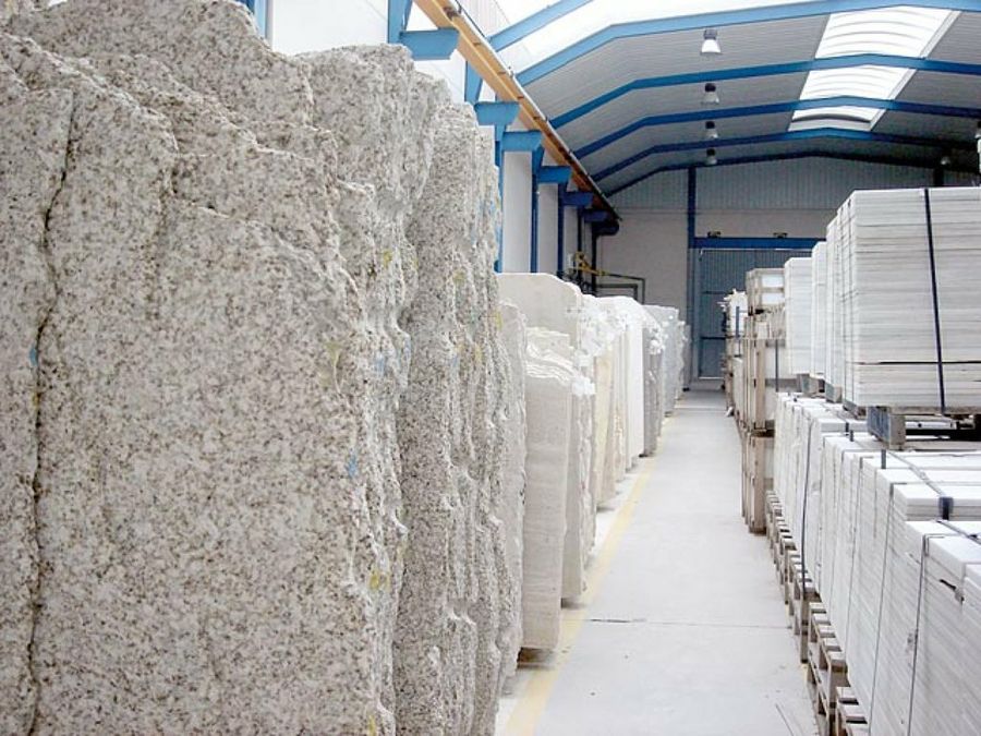 almacén de granito
