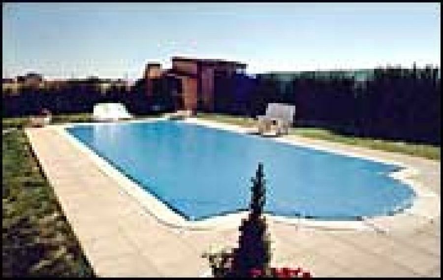 piscina tapada con lona