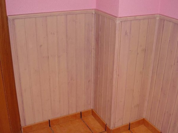 Cómo hacer un falso friso fácil en la pared, rápido y sin herramientas.  Friso DIY madera 