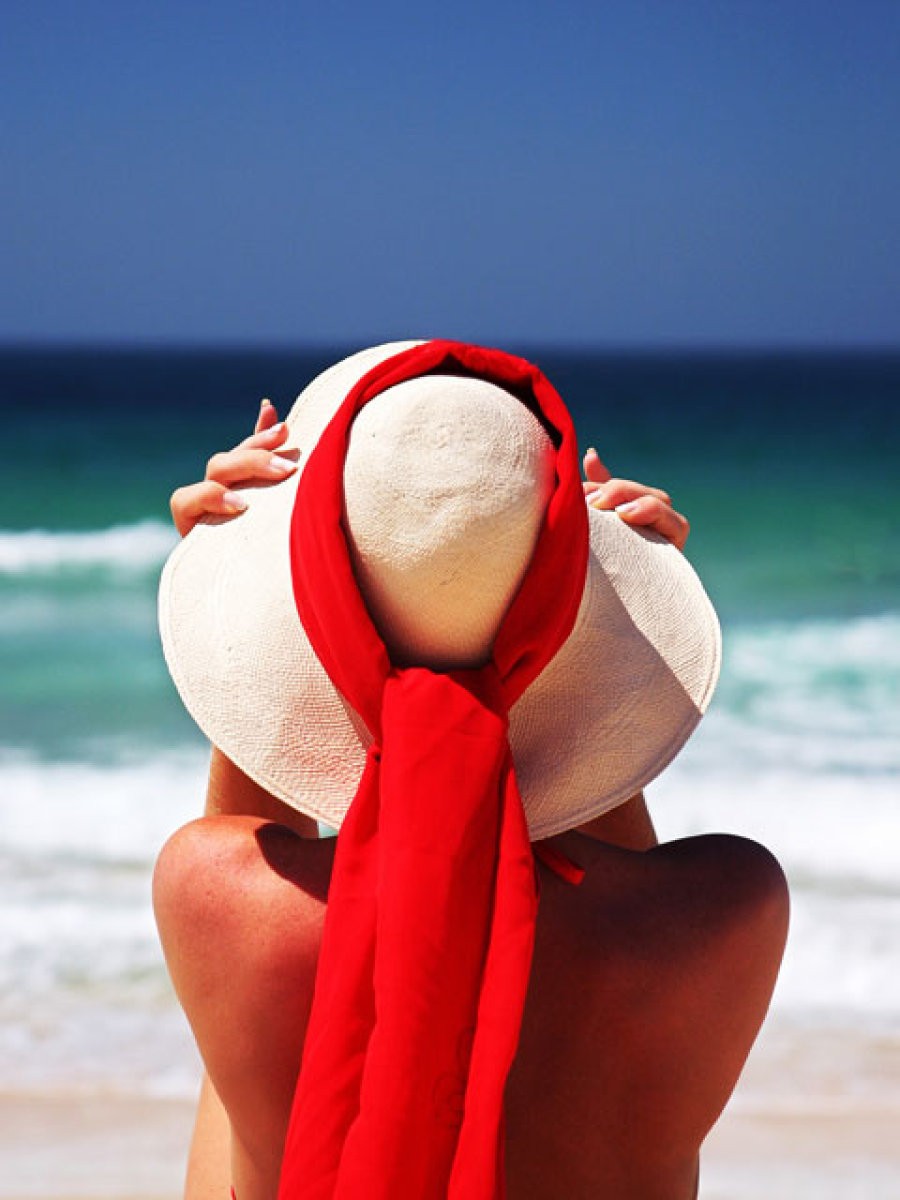 chica con sombrero
