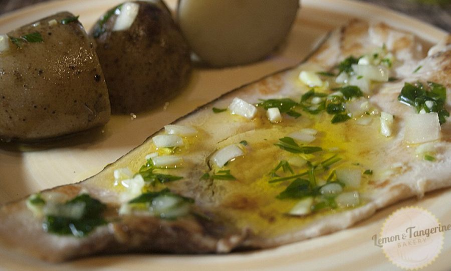 Pez espada a la plancha con salsa de ajo