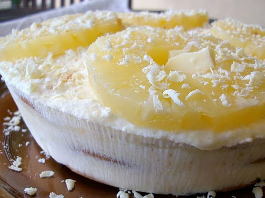 Tarta helada de queso y piña