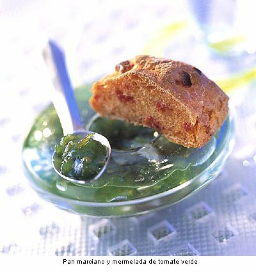 pan marciano y mermelada de tomate verde