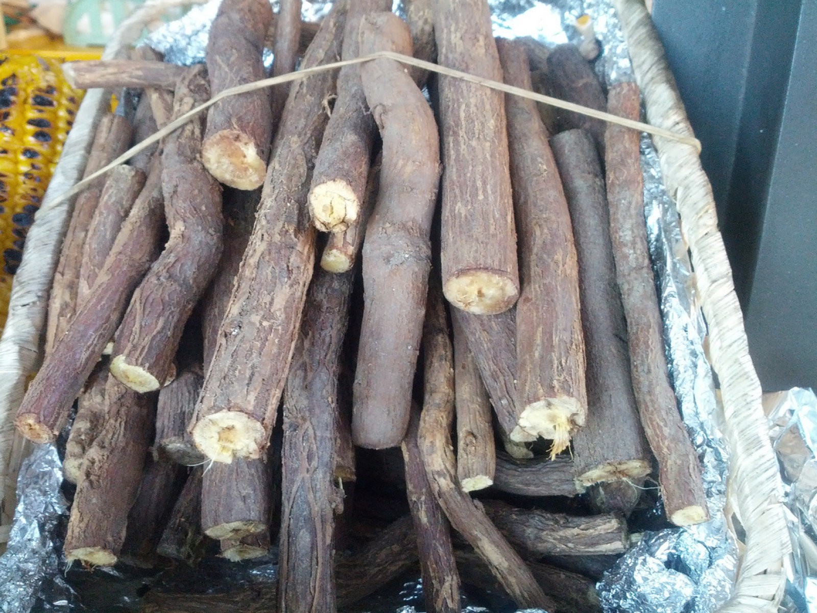Glycyrrhiza glabra