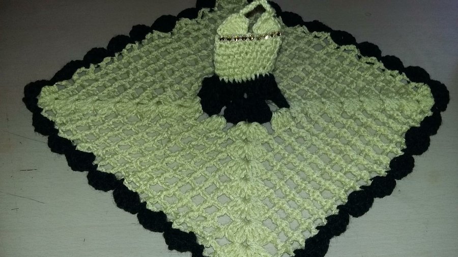 Muñeca con vestido a crochet | Manualidades