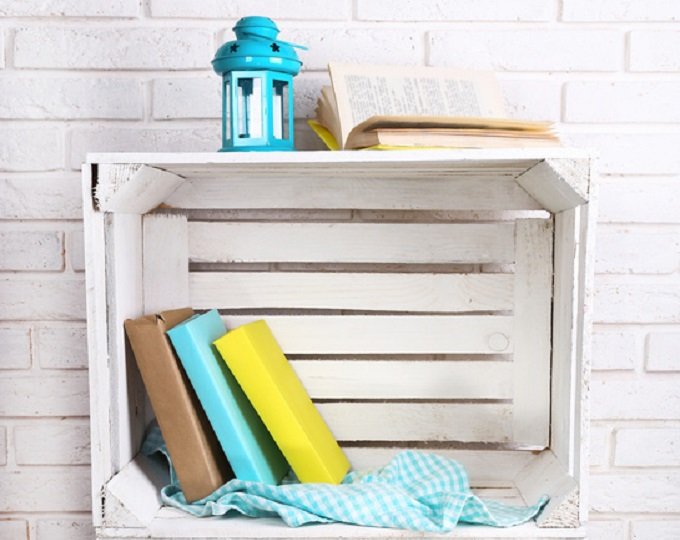 Decoración DIY: Una estantería hecha con cajas de la fruta