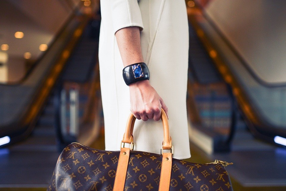 Bolsos que le darán un toque elegante a tu look