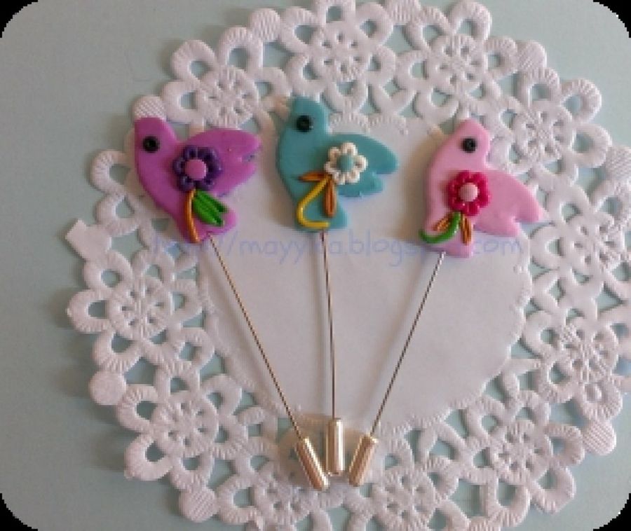  pijaditas de mayyica --- broches y más broches :)