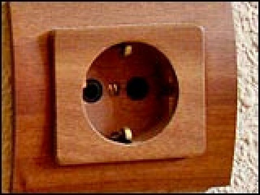 enchufe madera