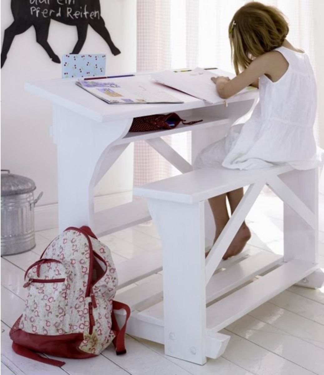 Escritorio infantil banco