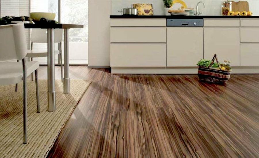 cocina con suelo de parqué