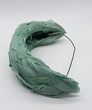 Tocado de plumas verde agua | Sombreros Infinitos